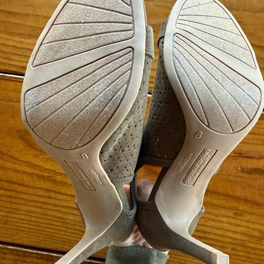 Heels - Picture 7 of 7
